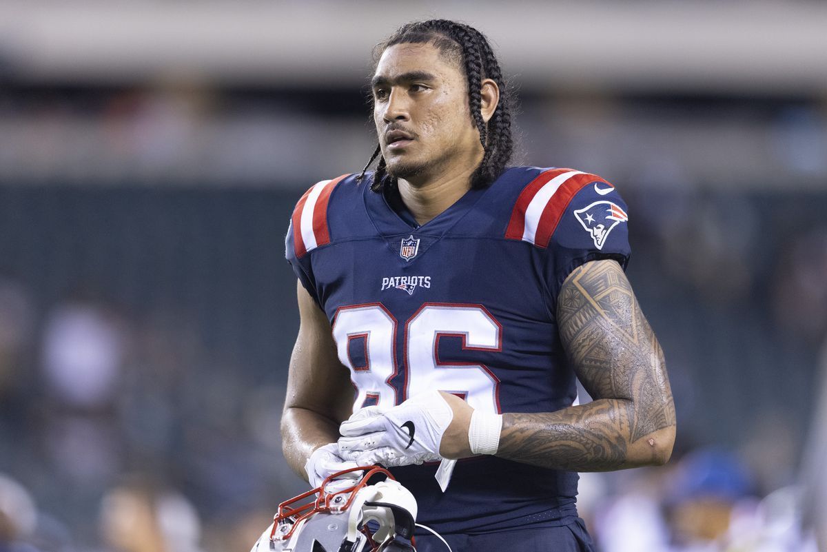 TE Devin Asiasi with the Patriots