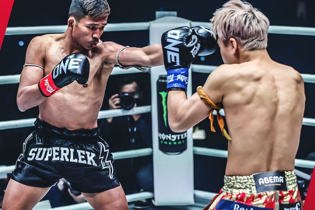 Superlek Kiatmoo9 fighting Takeru Segawa | Image credit: ONE Championship