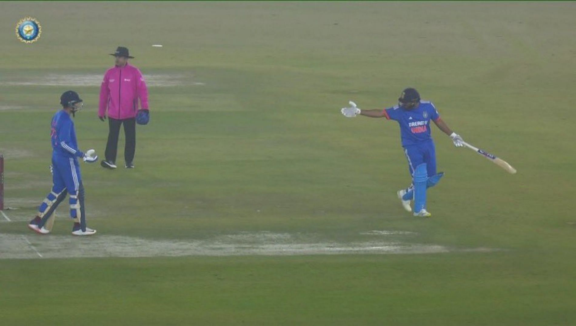 Rohit Sharma run out, Shubman Gill