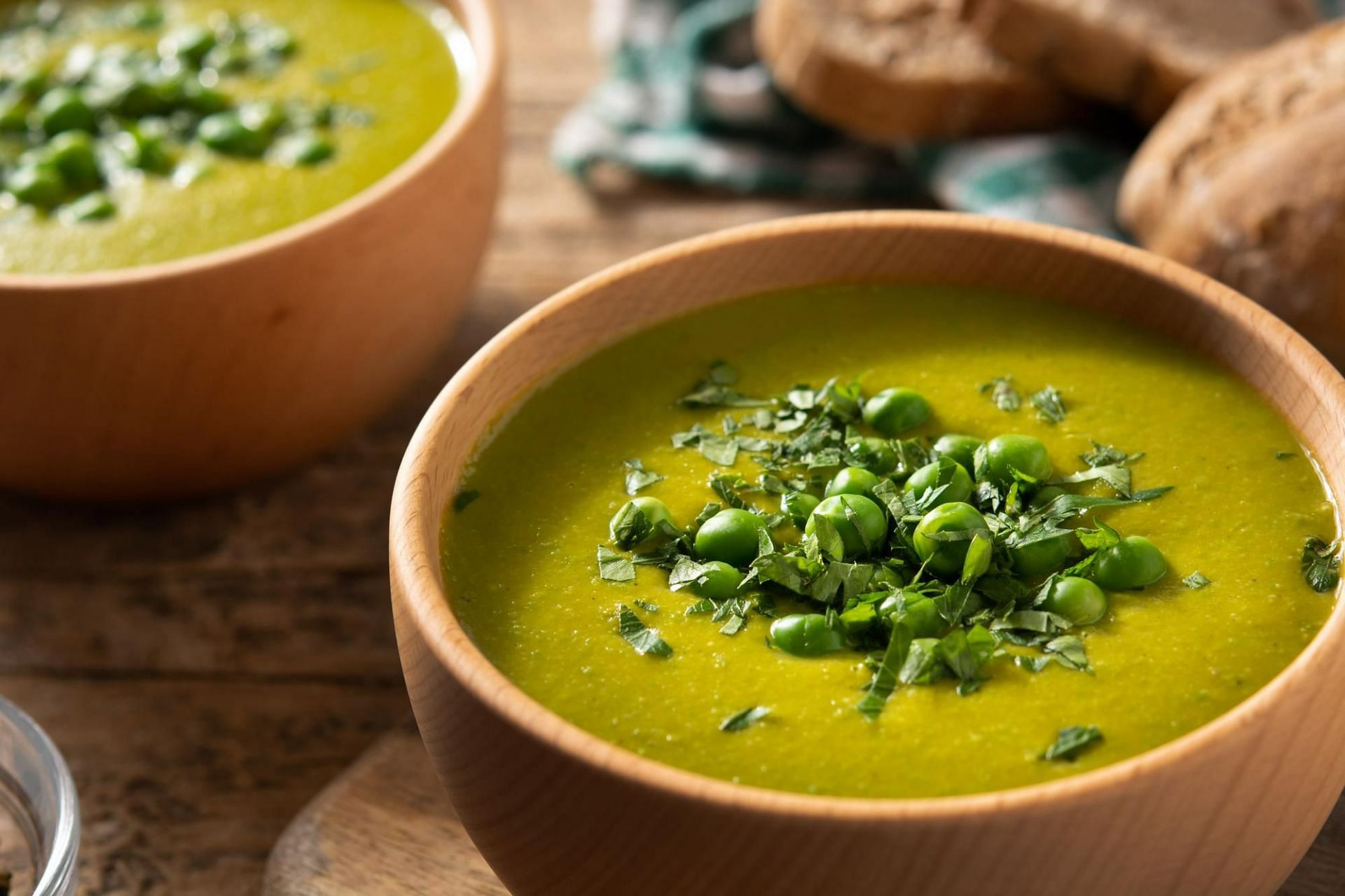 Healthy soups for weight loss (Image by chandlervid85 on Freepik)