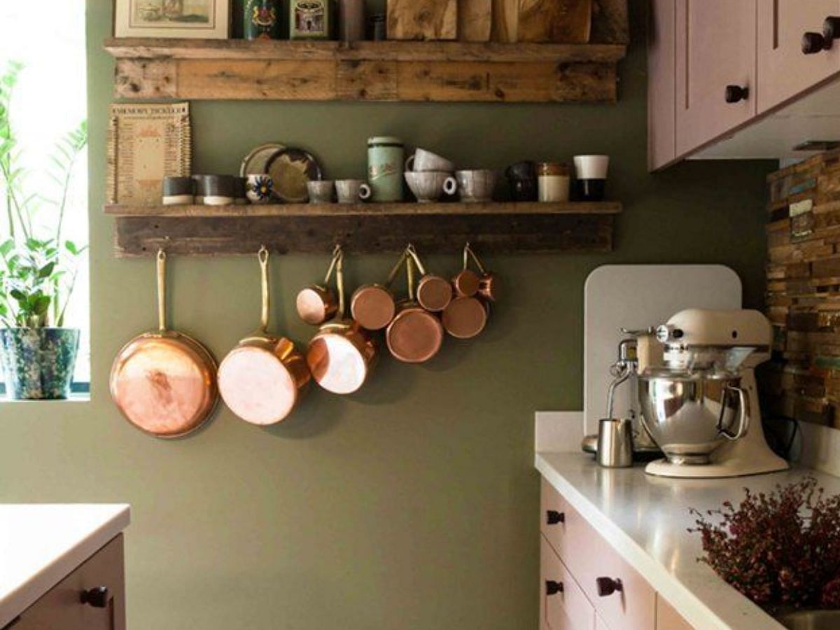 Rustic olive shade for kitchen walls (Image via Pinterest)