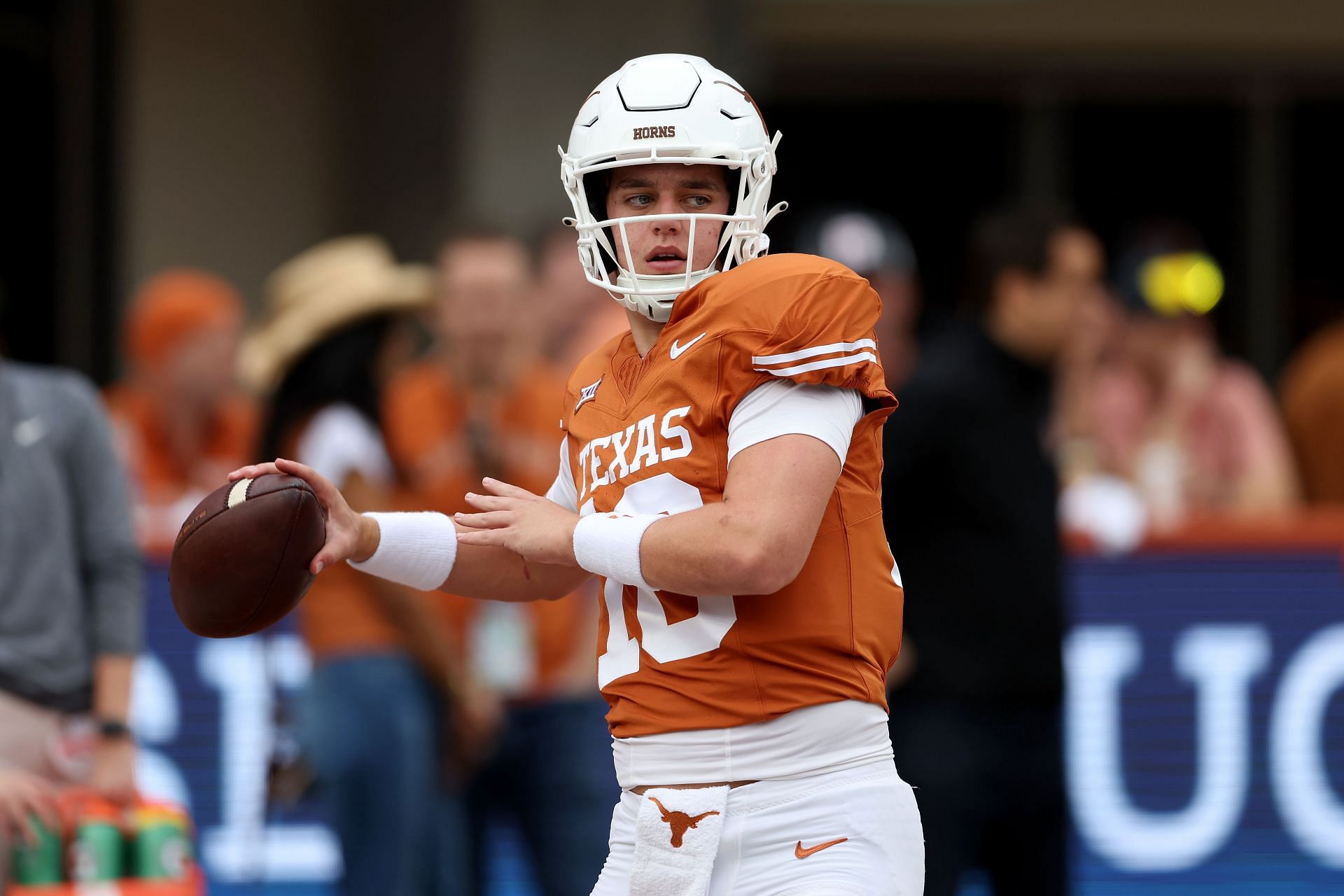 Kansas State v Texas - Arch Manning in action