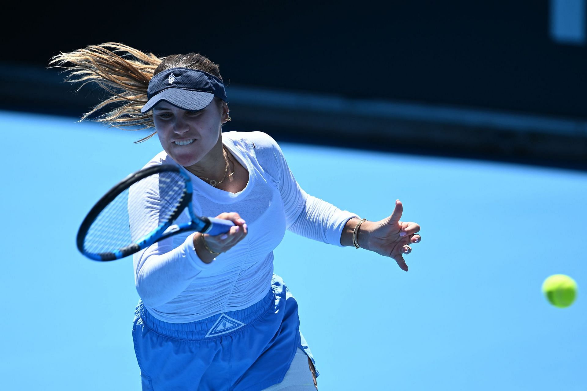 Sofia Kenin strikes the ball at the 2024 Hobart International.