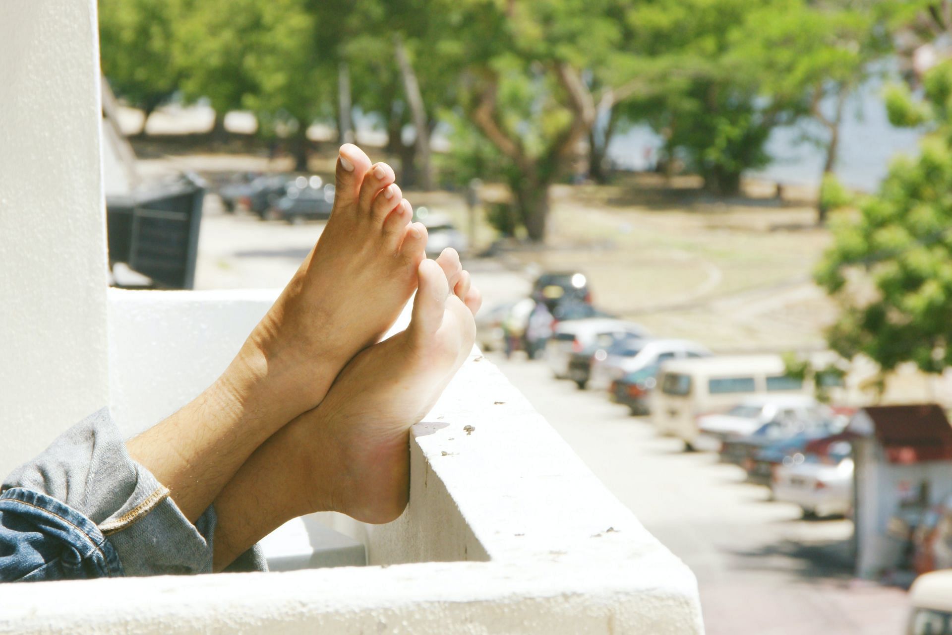 Importance of swollen toes causes (image sourced via Pexels / Photo by khairul)