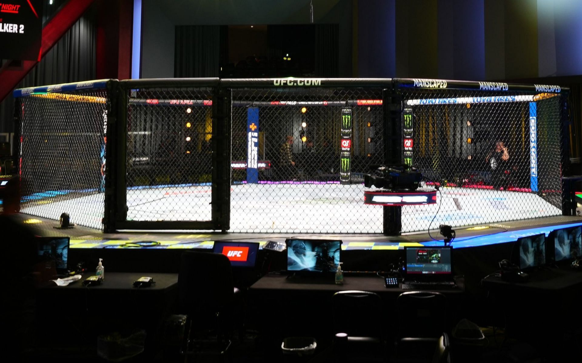 UFC 300 [Octagon pictured] to feature featherweight clash [Image courtesy: @UFC_AUSNZ
