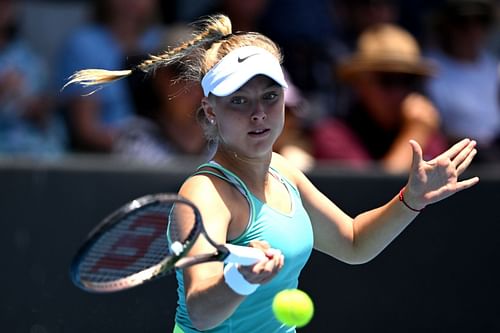 Brenda Fruhvirtova strikes the ball at the 2024 Women's ASB Classic