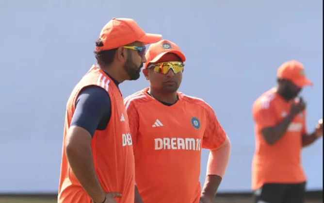 IND vs ENG: प्रैक्टिस के दौरान भारतीय कप्तान से बात करते नजर आए सरफराज खान, सामने आई खास तस्वीर