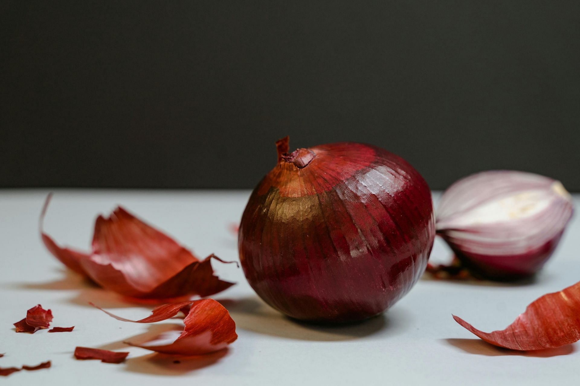 Importance of onion peels (image sourced via Pexels / Photo by mart productions)