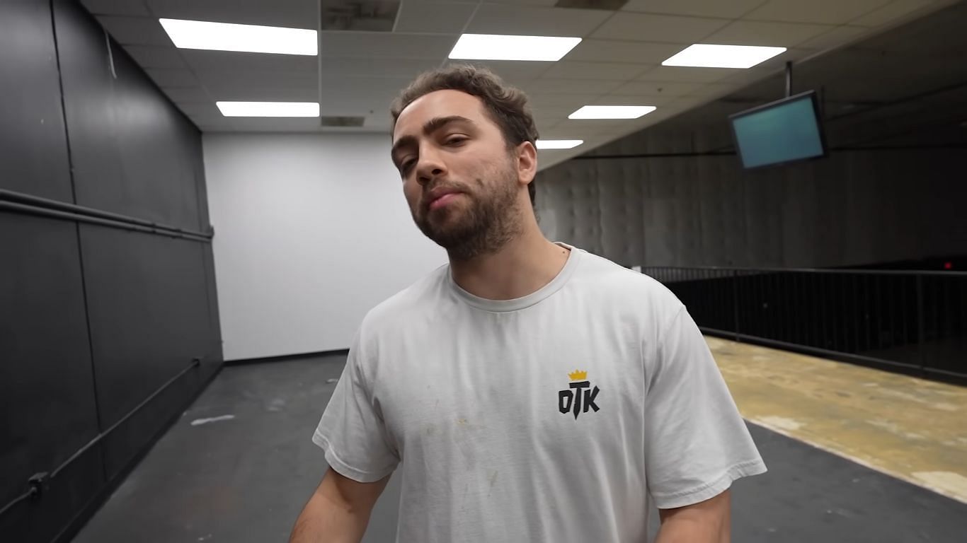 A rest Area/Lounge will be present in the gym (Image via YouTube/Mizkif)