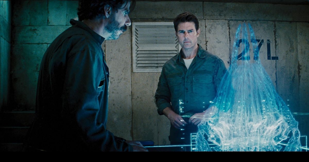 Tom Cruise in Warner Bros. sci-fi movie (Image via IMDb)