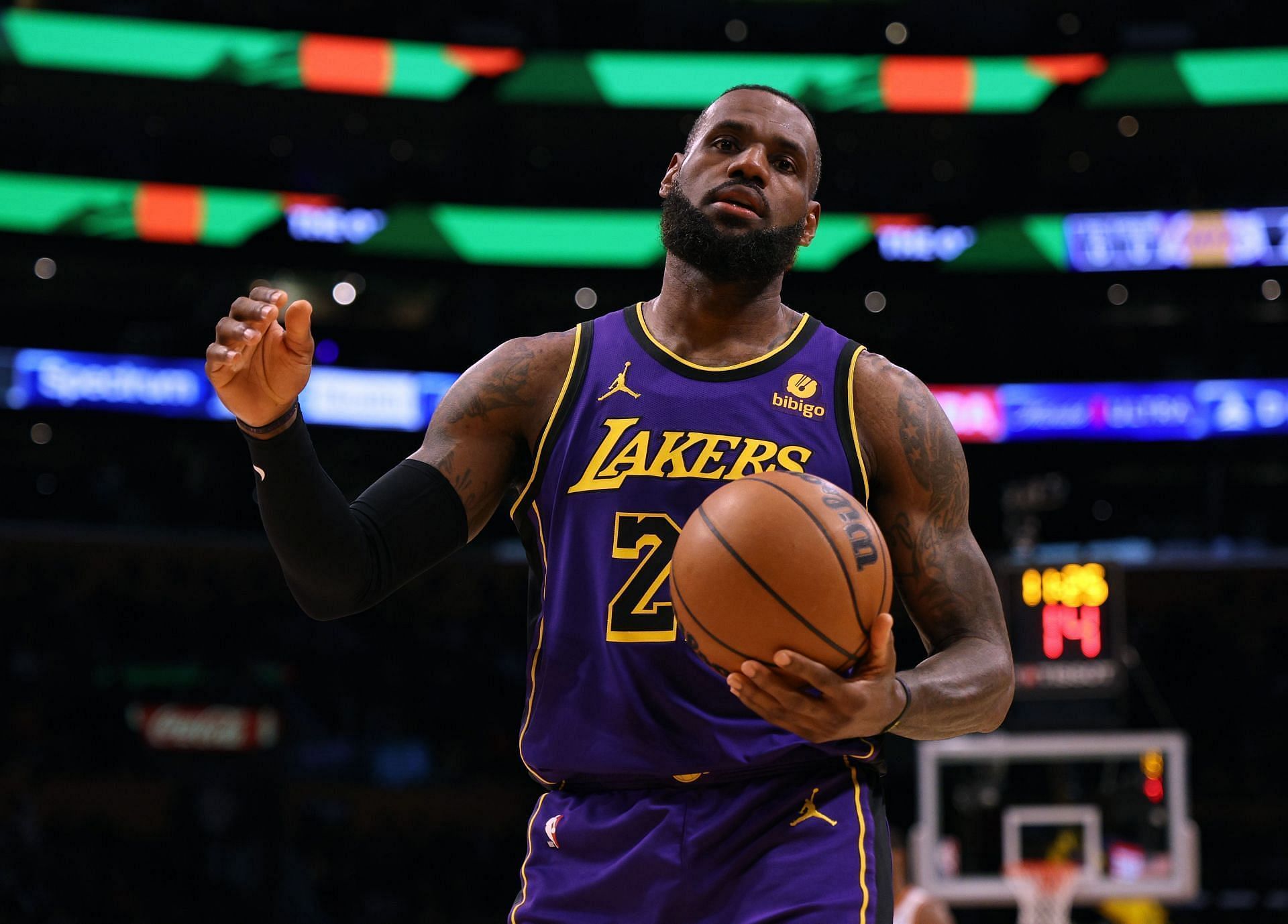 LeBron James Injury Update: Latest on NBA's all-time leading scorer's ...