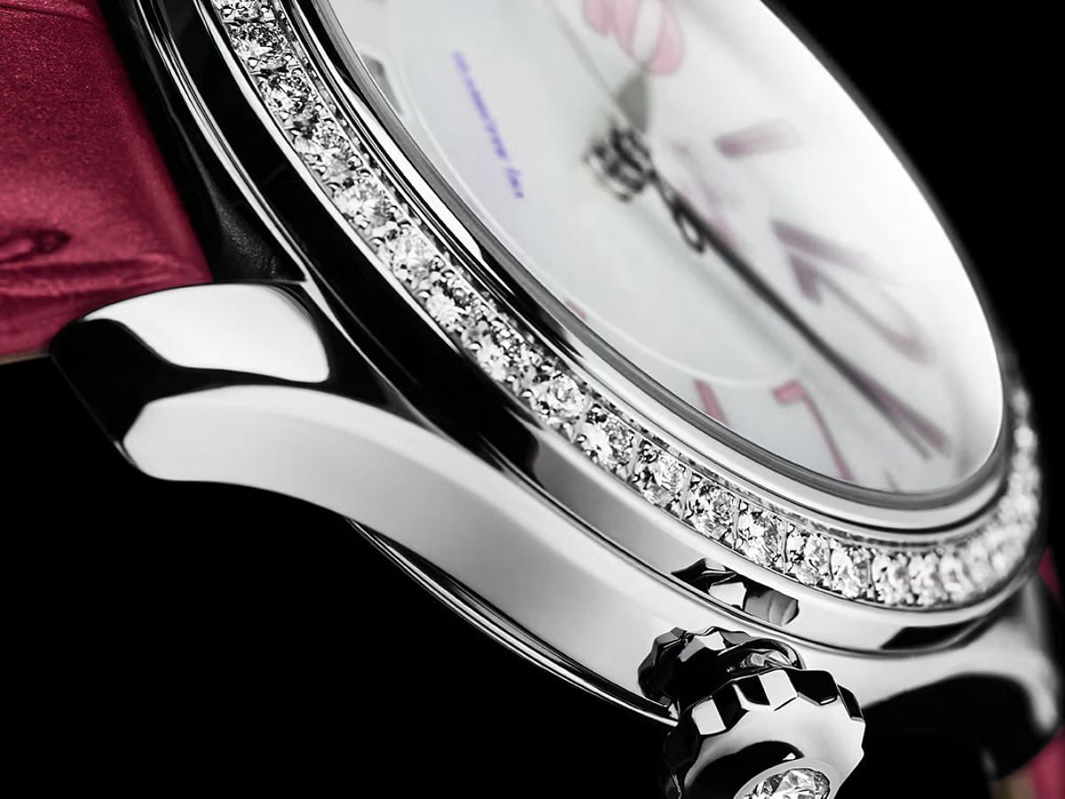 Glash&uuml;tte Original Lady Serenade Valentine&rsquo;s Day Edition Timepiece (Image via Glash&uuml;tte)