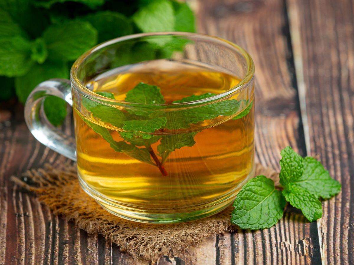 Beauty benefits of Mint tea: How to add this ingredient to your skin care routine