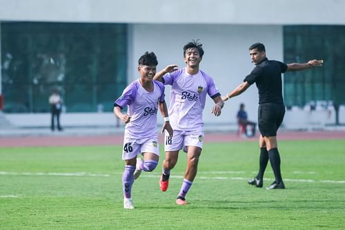 Ramhlunchhunga (left) scored the first goal for Hyderabad on Tuesday.