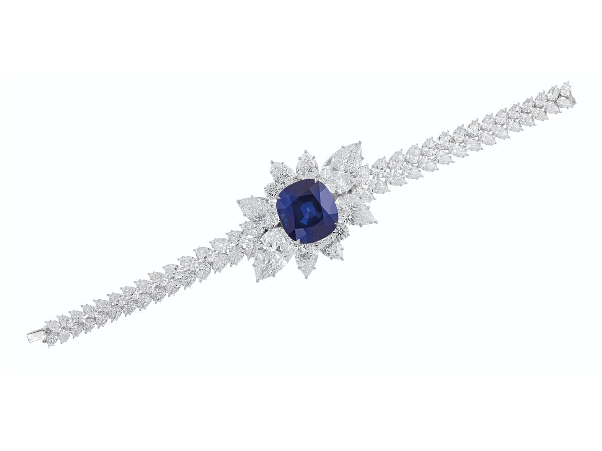 The Extraordinary Sapphire and Diamond bracelet (Image via Christie&rsquo;s)