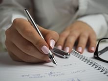Suffering from discolored nails? Try these effective treatment methods for nail psoriasis