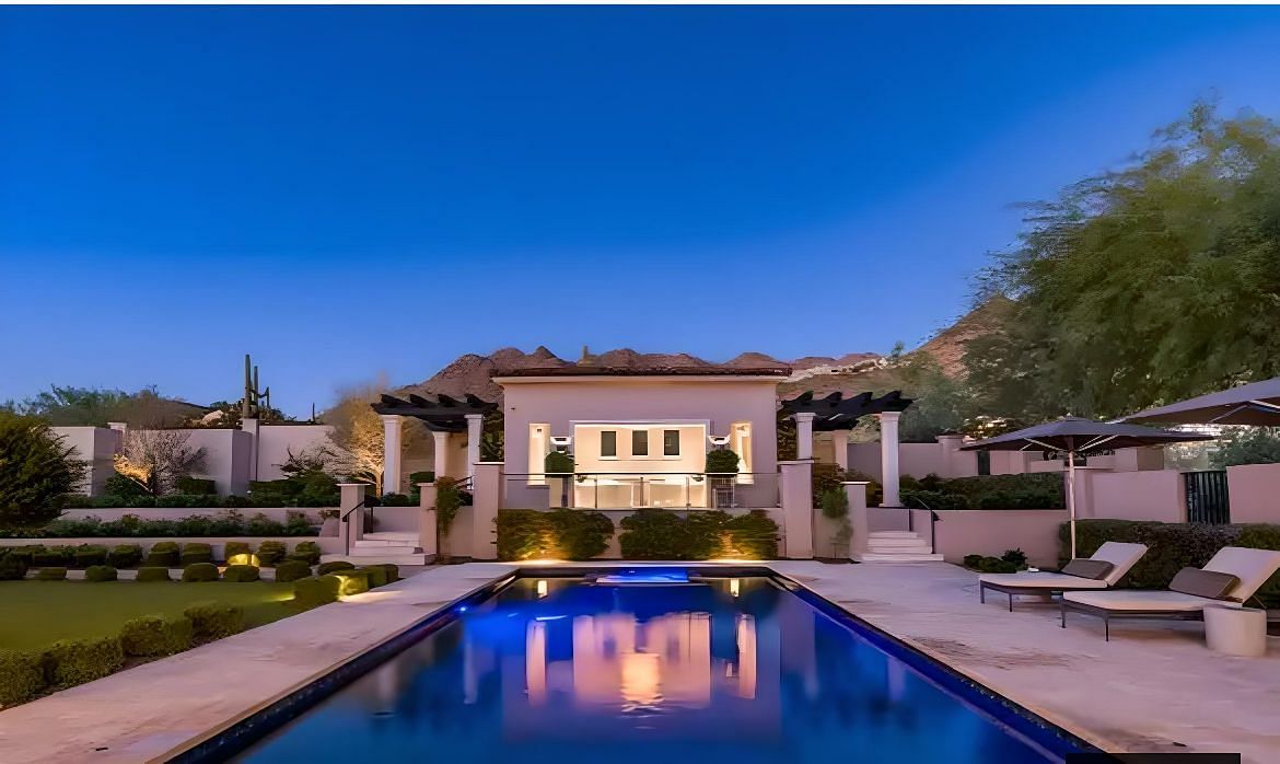 Walling&#039;s $12,700,000 opulent Scottsdale mansion (image credit: azcentral)