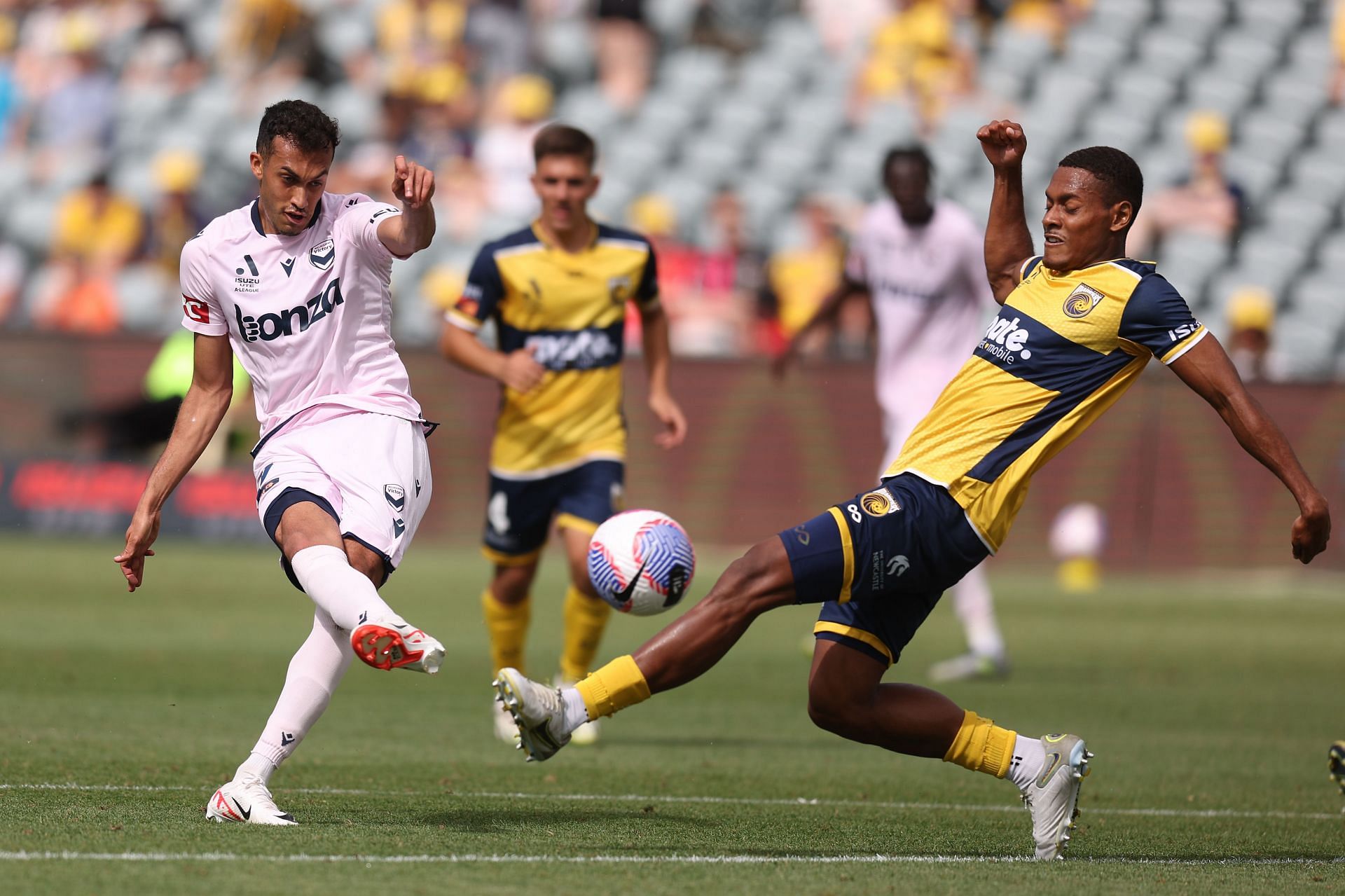 A-League Men Rd 6 - Central Coast Mariners v Melbourne Victory