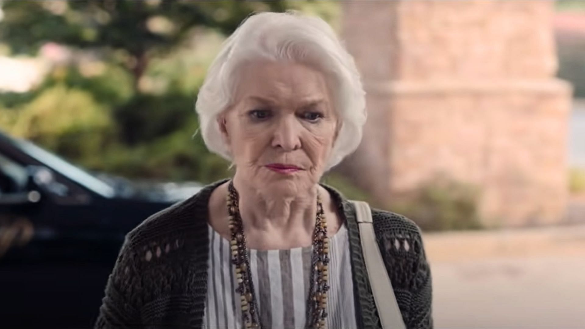 Ellen Burstyn plays the protagonist Helen. (Image via Universal Pictures)