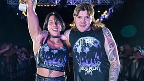 [PHOTO] Rhea Ripley reacts to her gift from Dominik Mysterio following WWE RAW