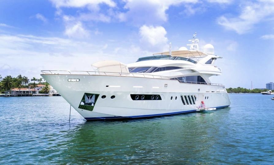95 Dominator - Crewed Motor Yacht Charter
