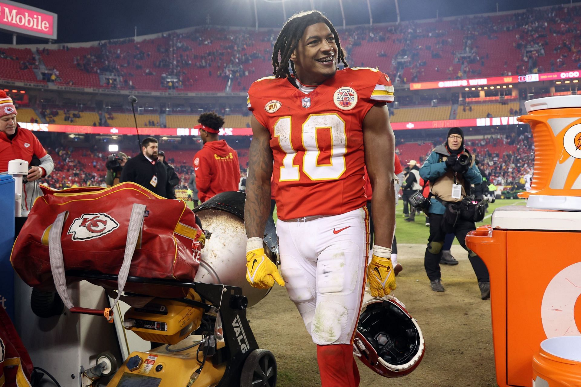 Is Isiah Pacheco Playing Today? Latest On Chiefs RB For Week 18 Against ...