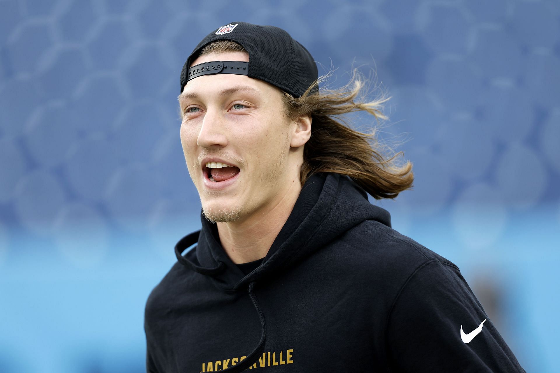 Trevor Lawrence warming up vs the Tennessee Titans