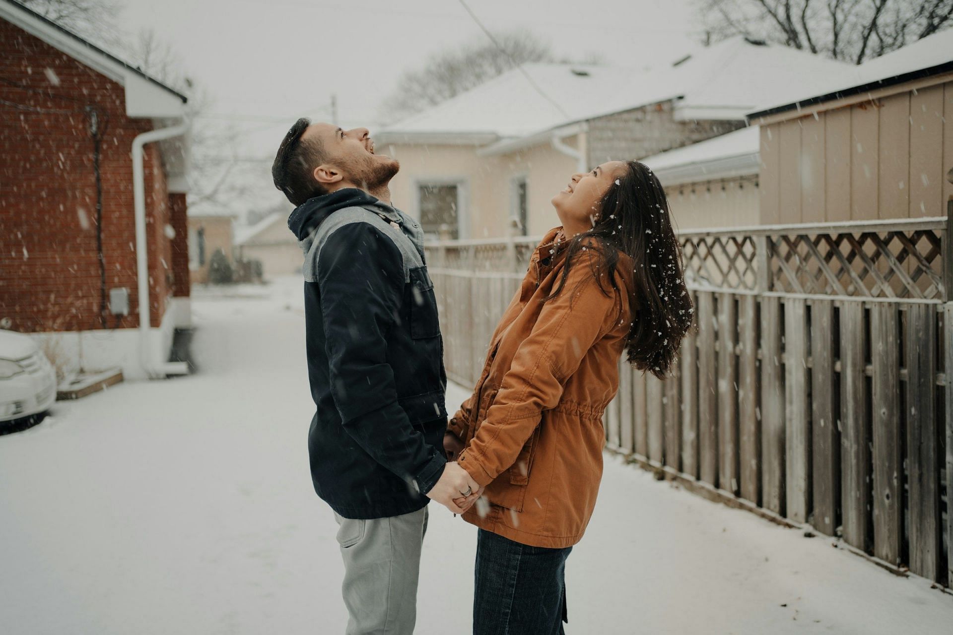 Is it safe to eat snow (Image via Unsplash/Andrik Langfield)