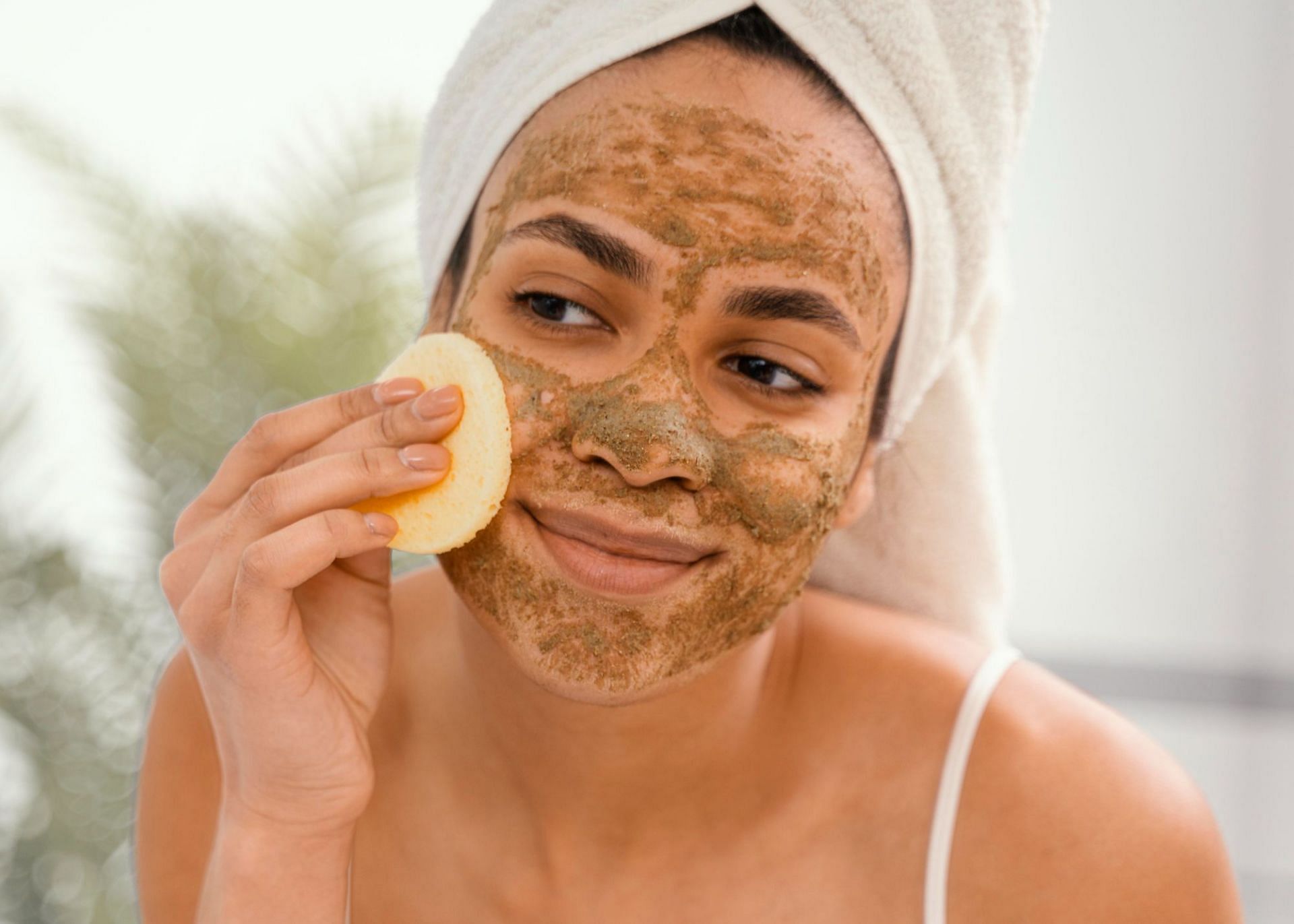 Best Exfoliator for Sensitive Skin (Image via Freepik)