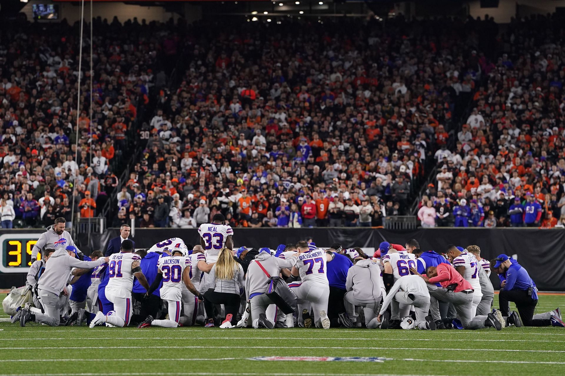 Bills players pray for Damar Hamlin after his cardiac arrest vs Bengals