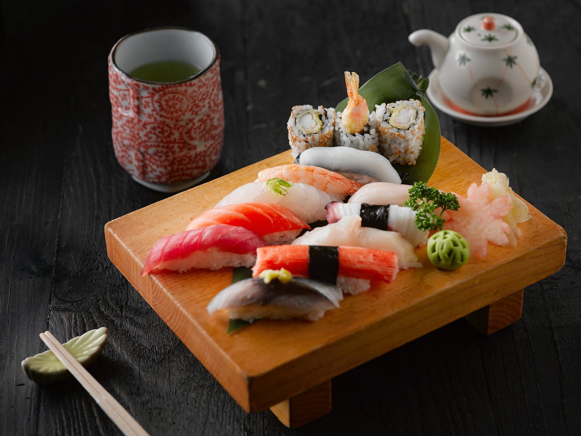 Sushi is a common way to eat raw fish (Image via Pexels/Rajesh TP)
