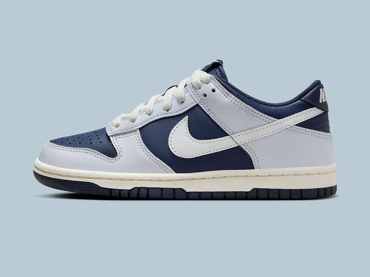 Dunk Low GS Ice Blue/Obsidian sneakers (Image via Nike)