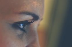 Try the safest way to get rid of dark circles under the eyes