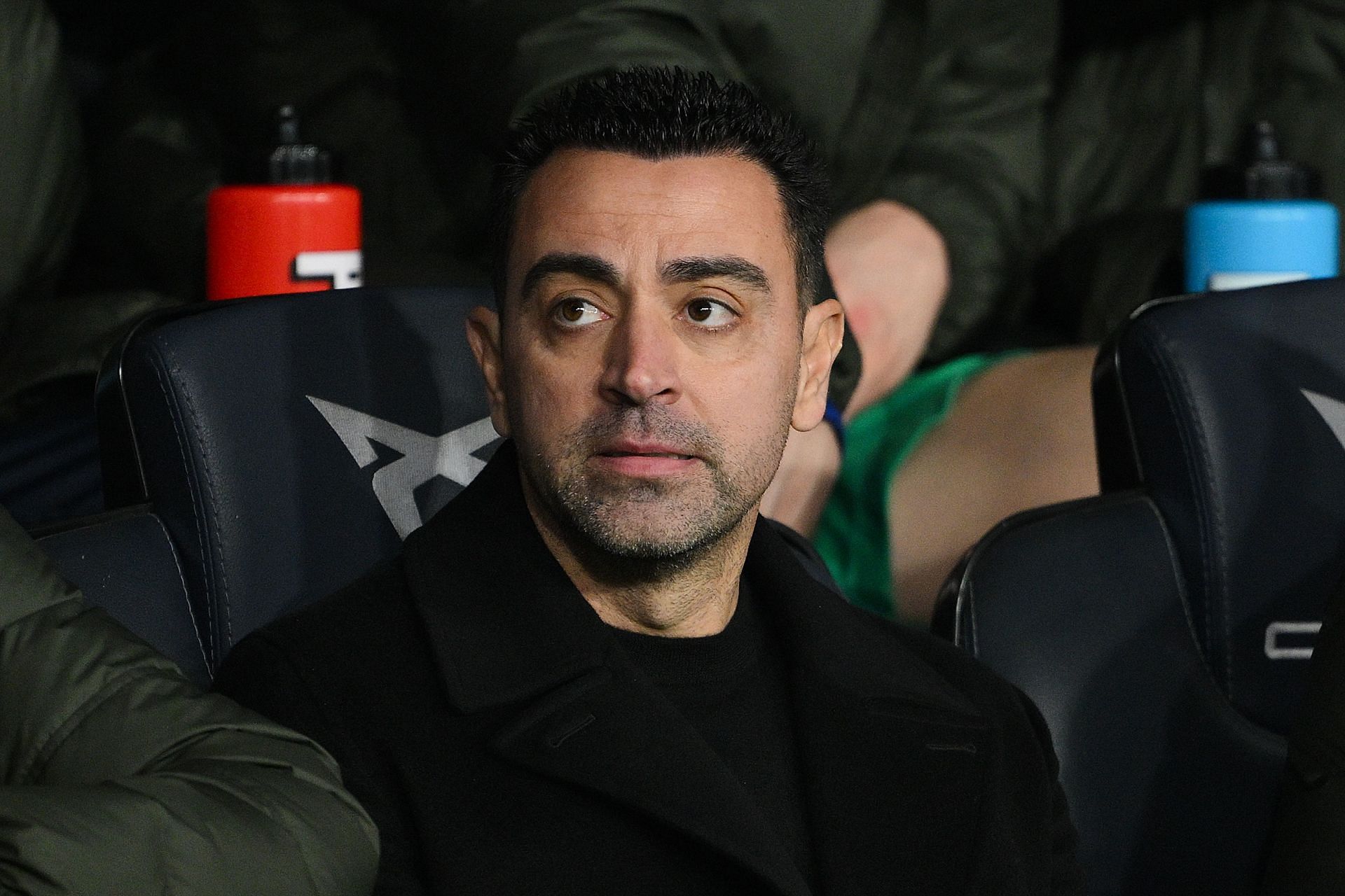 Xavi managing his team.