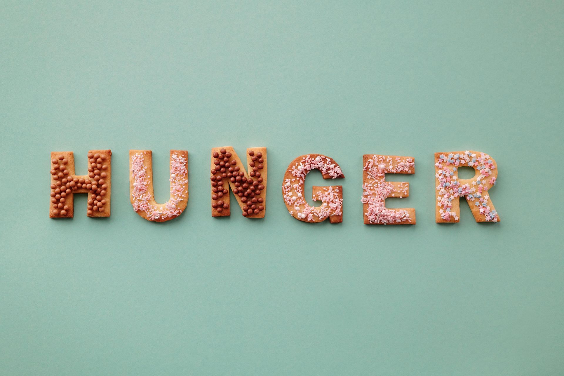 feeling hungry after eating (image sourced via Pexels / Photo by henri)