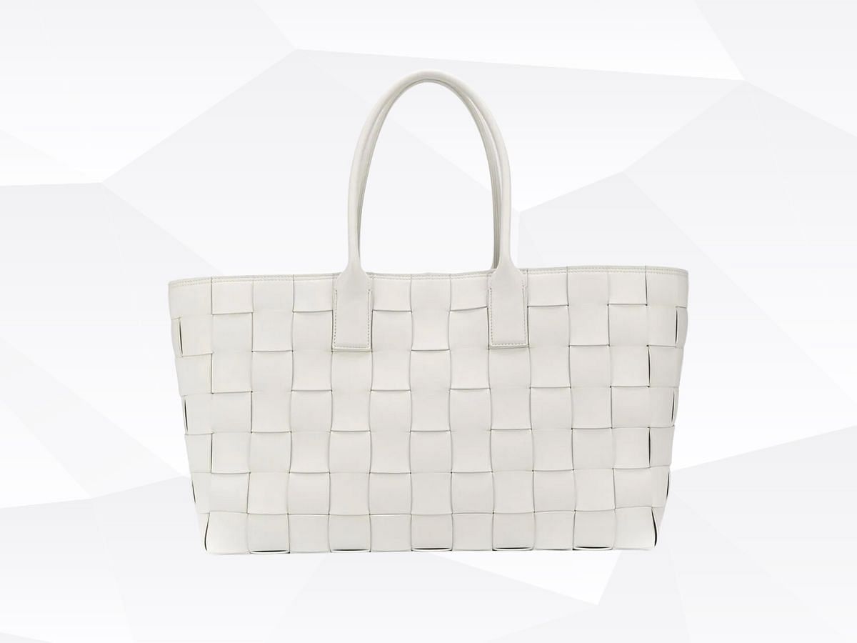 Cabat bags from Bottega Veneta (Image via official website of the brand)