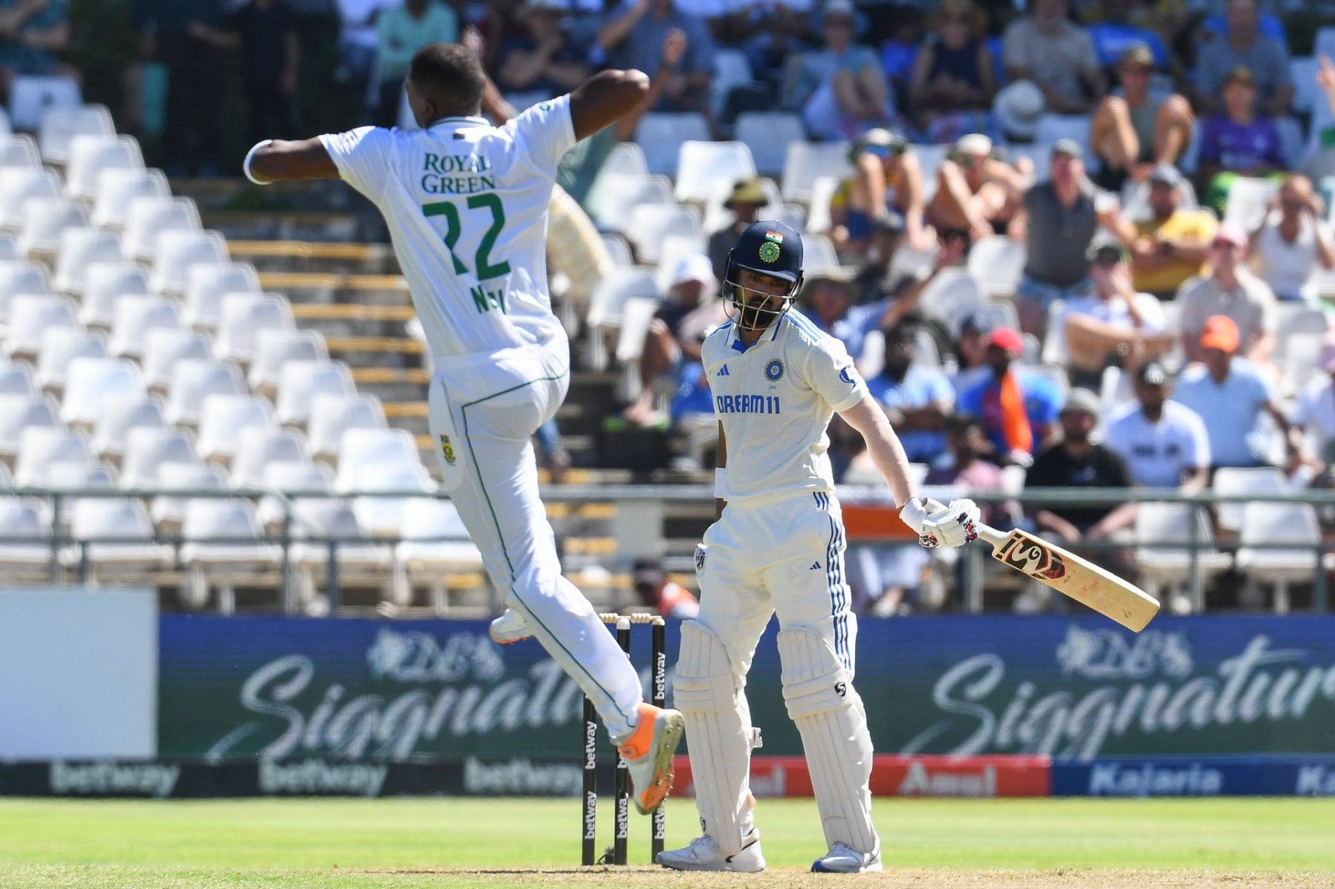 Lungi Ngidi celebrates after dismissing KL Rahul (P.C.:X)