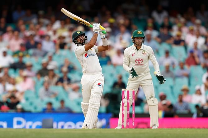 [Watch] Aamer Jamal amusingly holds his pose after whacking a delivery from Mitchell Starc during Day 1 of AUS vs PAK 3rd Test