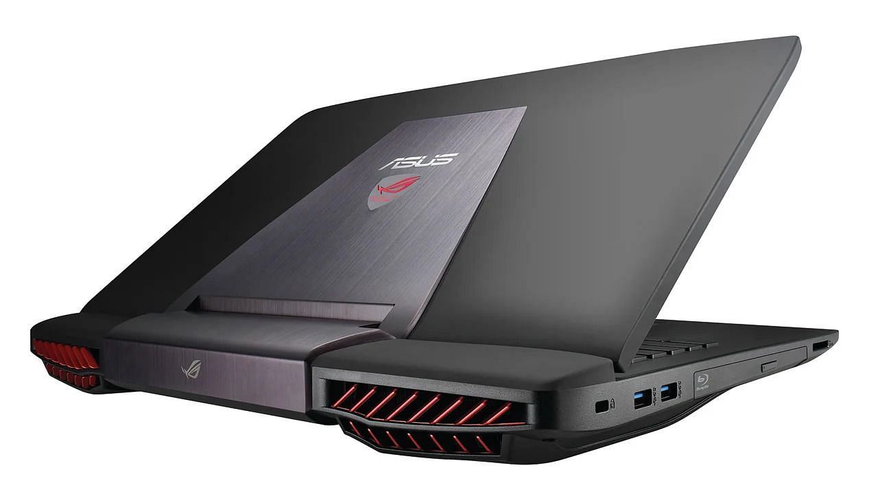 Gaming laptops are heavy to hold (Image via ASUS)