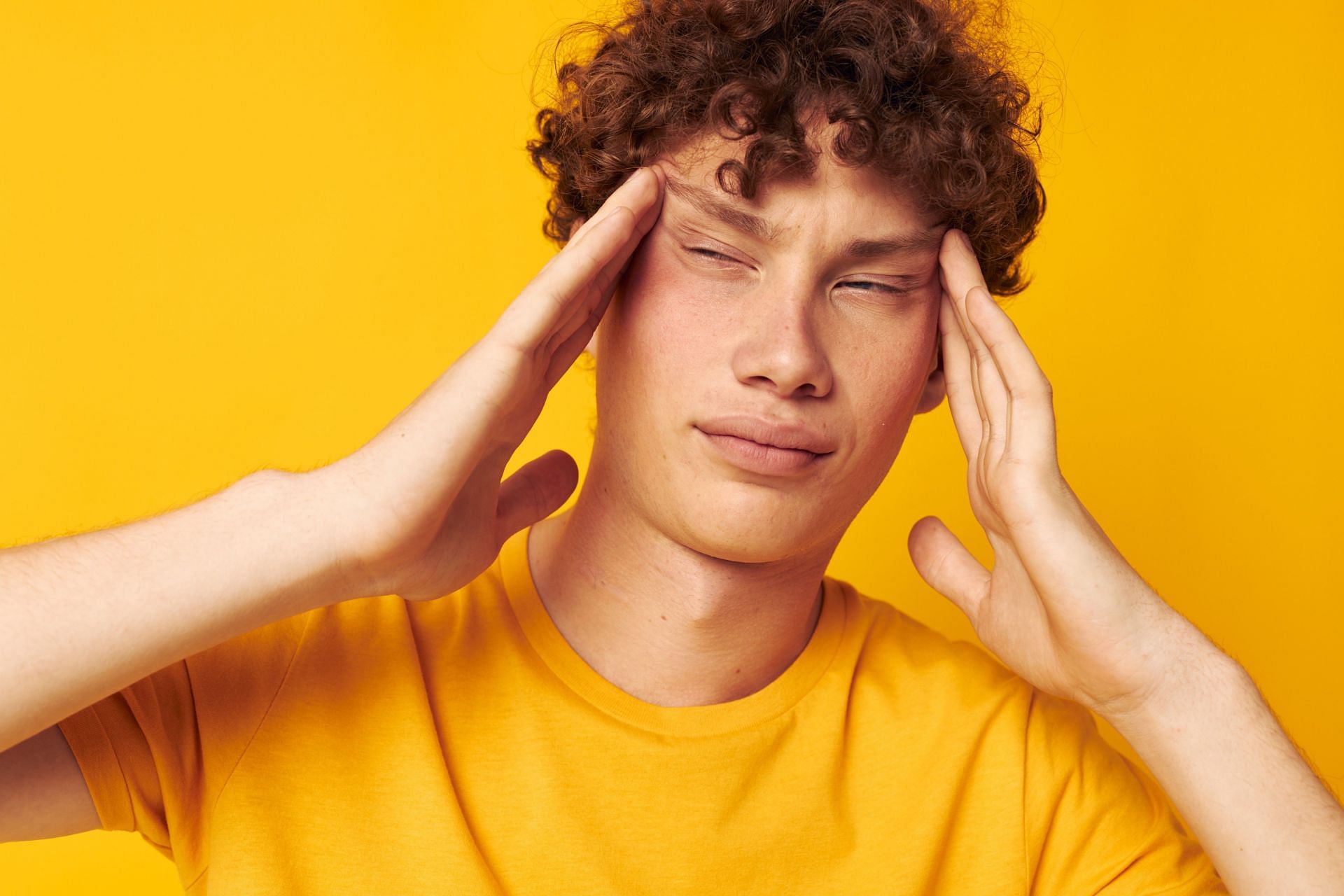 Headaches can impact your mental and physical health. (Image via Vecteezy/ YES studio)