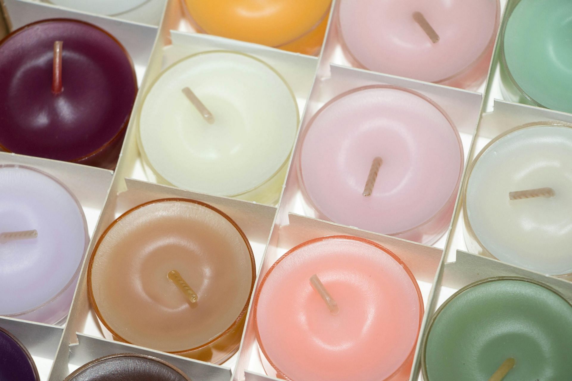 Scented Candles (Image via Pexels)