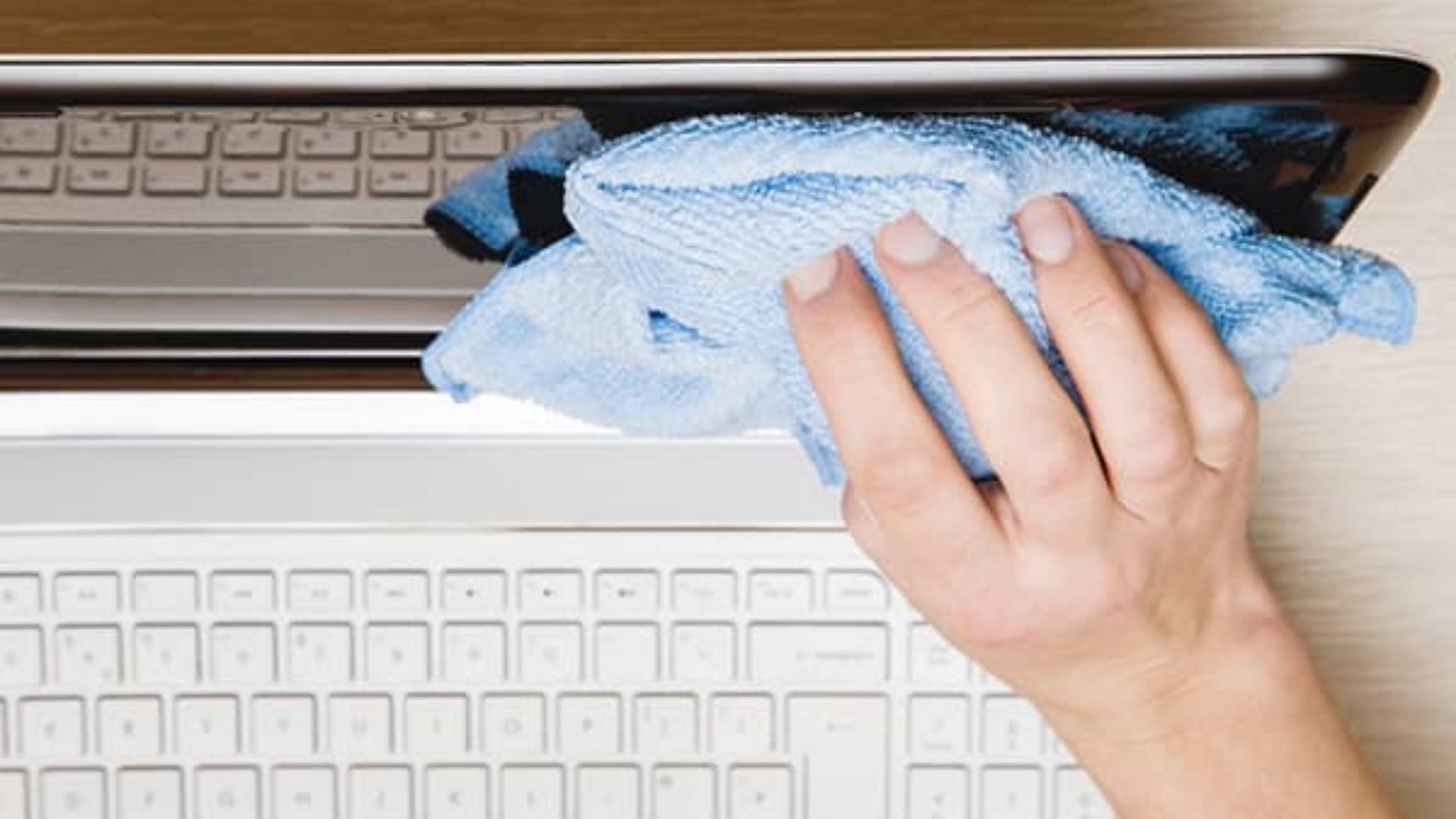 Only use a microfiber cloth to clean the screen (Image via HP)
