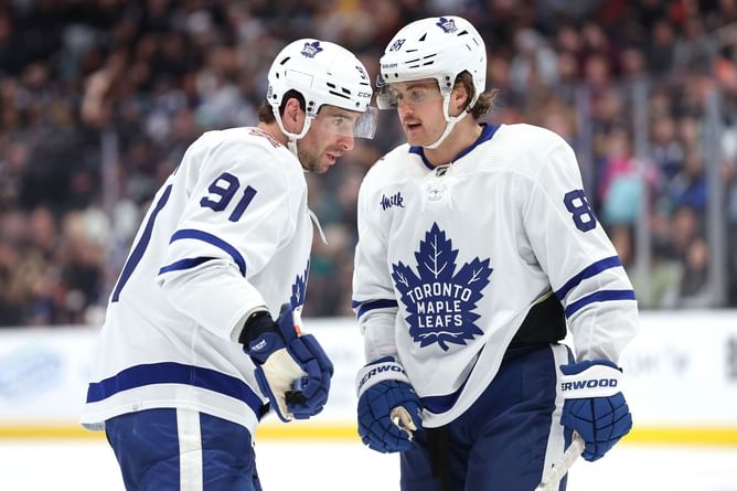 "This man just admitted he sucks at his job": Maple Leafs fans irate at Sheldon Keefe's comment about questioning Leafs players' reliance