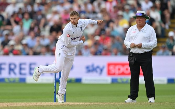 What is Joe Root’s record as a bowler in Test cricket?