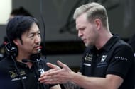 Ayao Komatsu in conversation with Haas' Kevin Magnussen during the 2019 F1 season's winter testing in Barcelona (Photo by Charles Coates/Getty Images)