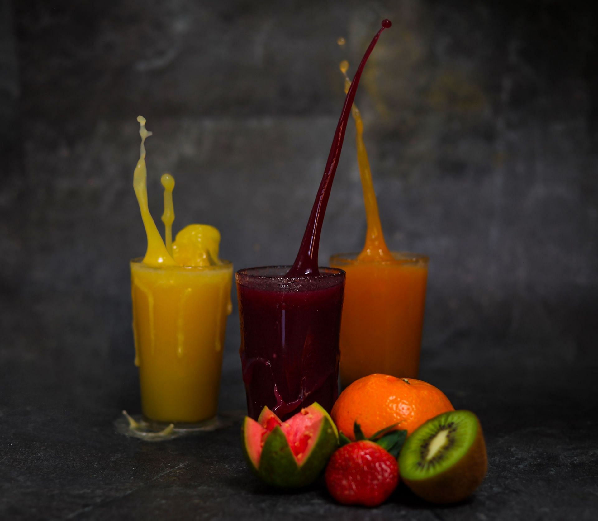 Difference between having fruit juice and having fruit (Image via Unsplash/ dhiren maru)