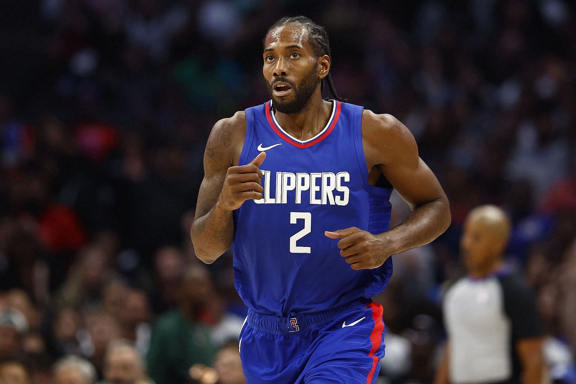 Fans have a mixed reaction to the LA Clippers extending Kawhi Leonard