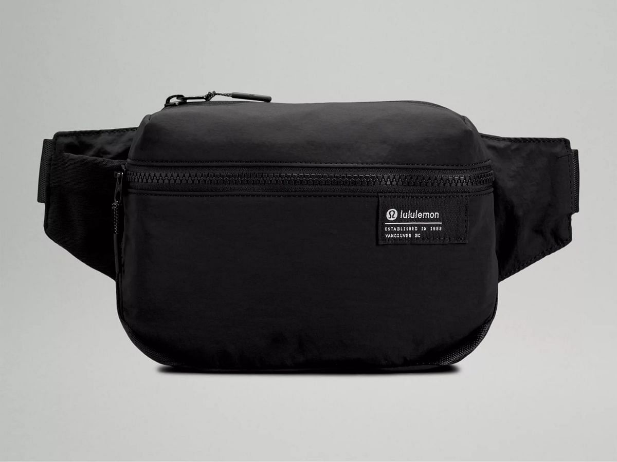 Lululemon Clean Lines Belt Bag (Image via Lululemon)