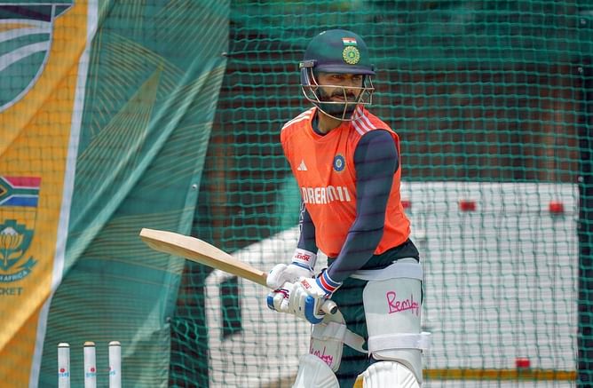 IND vs ENG: विराट कोहली की पहले दो टेस्ट मैचों में गैरमौजूदगी को लेकर राहुल द्रविड़ ने दी प्रतिक्रिया