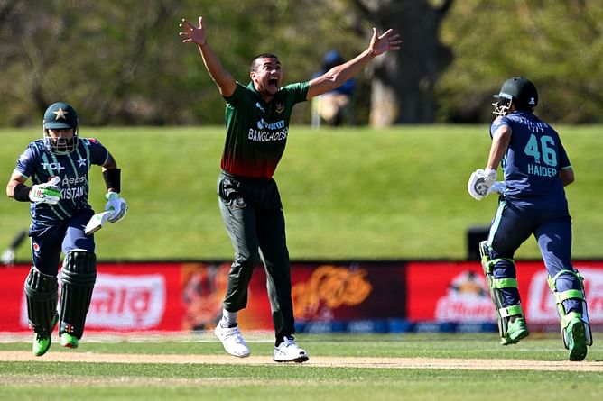 "IPL नहीं खेल पाने से निराश हूँ"- बांग्लादेश के प्रमुख तेज गेंदबाज का बड़ा बयान